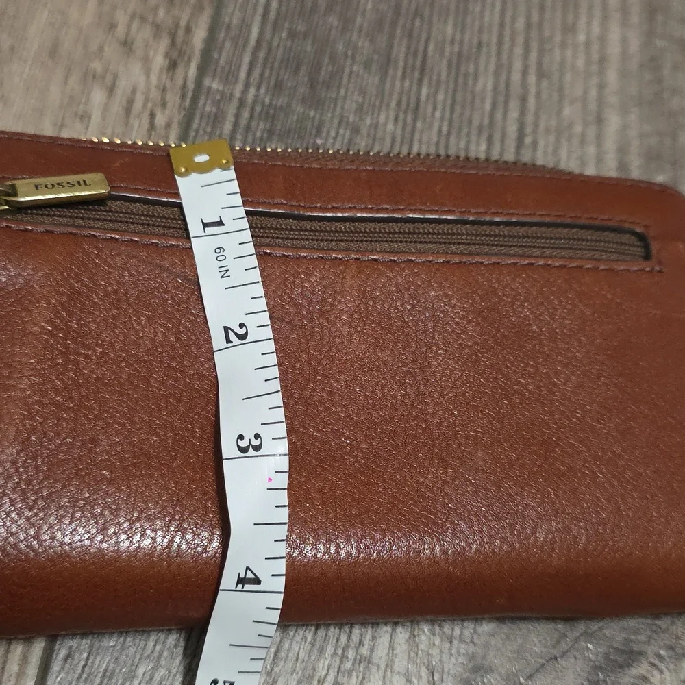 FOSSIL Jori Brown Leather  Flap Zip-Around Wallet  Wristlet